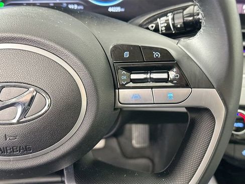 Used 2023 Hyundai Elantra Limited image 25