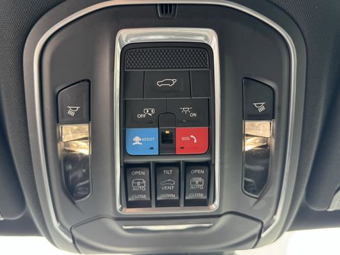 Used 2022 Jeep Wagoneer Series III w/ Premium Group I image 24