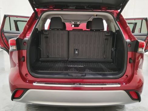 Used 2022 Toyota Highlander Platinum AWD/4WD image 12