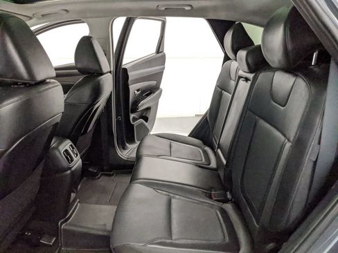 Used 2025 Hyundai Tucson Limited FWD image 16