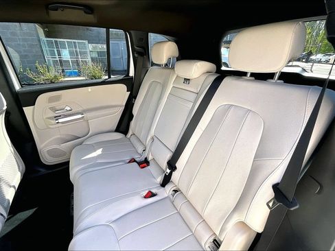 Used 2026 Mercedes-Benz GLB 250 4MATIC image 28