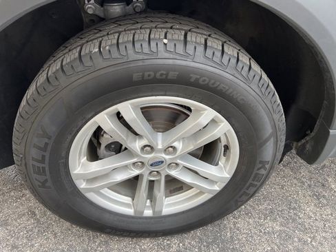 Used 2022 Ford Explorer XLT w/ Equipment Group 202A image 23