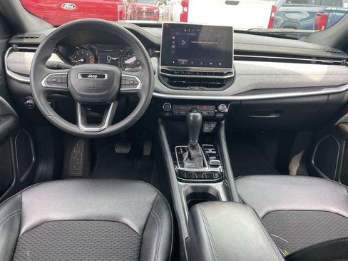 Used 2024 Jeep Compass Latitude AWD/4WD image 15