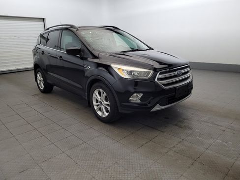Used 2017 Ford Escape SE w/ Equipment Group 201A FWD image 13