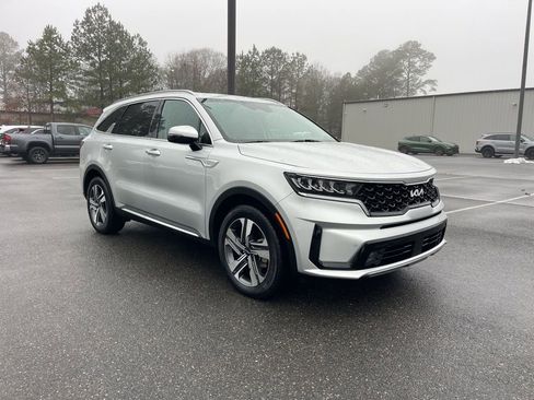 Certified 2023 Kia Sorento EX image 4