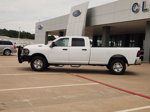 Used 2025 RAM 2500 Tradesman w/ Chrome Appearance Group AWD/4WD image 4