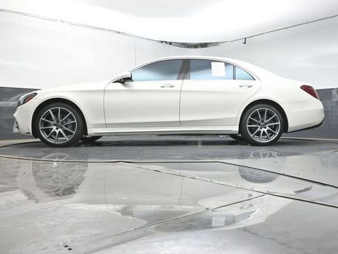 Used 2019 Mercedes-Benz S 560 Sedan image 35