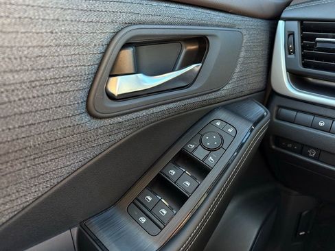 Certified 2023 Nissan Rogue SV image 15