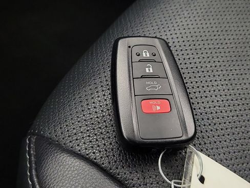 Used 2023 Toyota Highlander Platinum FWD image 28