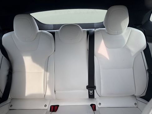 Used 2022 Tesla Model S Plaid image 12