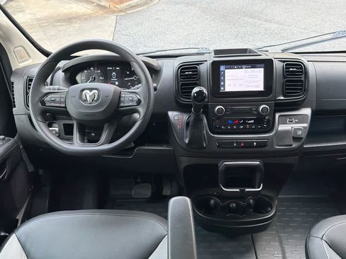Used 2025 RAM ProMaster 2500 w/ Convenience Group FWD image 19