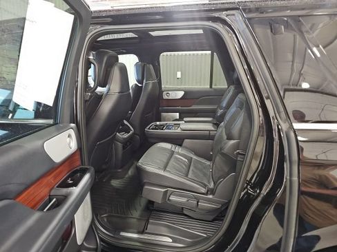 Used 2023 Lincoln Navigator L Reserve AWD/4WD image 19