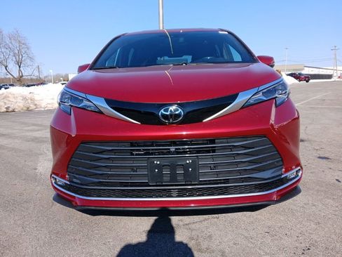 New 2026 Toyota Sienna Platinum image 23