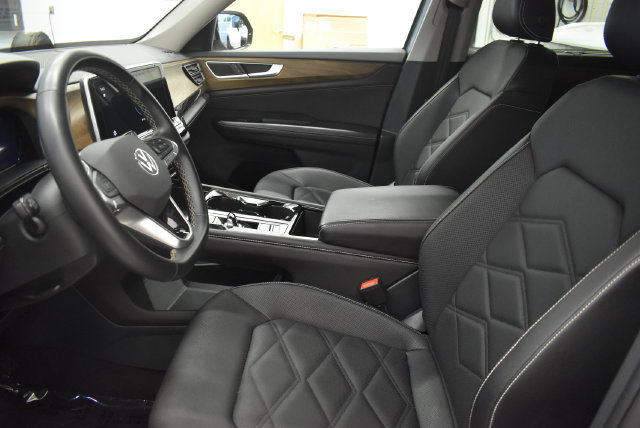 Used 2025 Volkswagen Atlas SE AWD/4WD image 22
