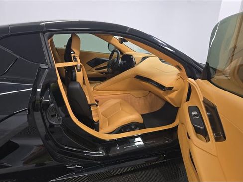 Used 2025 Chevrolet Corvette Stingray Premium Cpe w/ Z51 Performance Package image 4