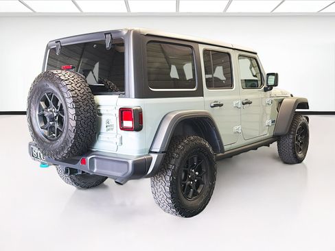 Used 2024 Jeep Wrangler Unlimited image 4