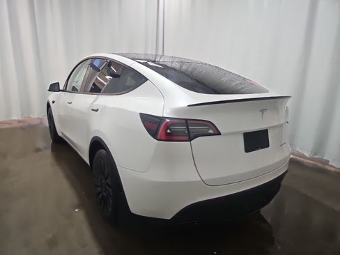 Used 2020 Tesla Model Y Long Range AWD/4WD image 5