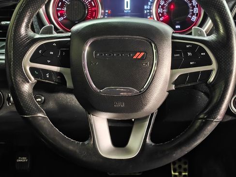 Used 2018 Dodge Challenger R/T Scat Pack w/ Leather Interior Group RWD image 5
