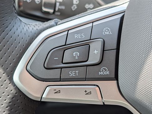 Certified 2026 Volkswagen Tiguan SE R-Line AWD/4WD image 30