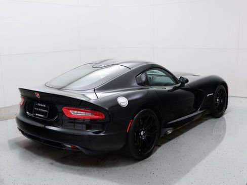 Used 2017 Dodge Viper SRT-10 image 4