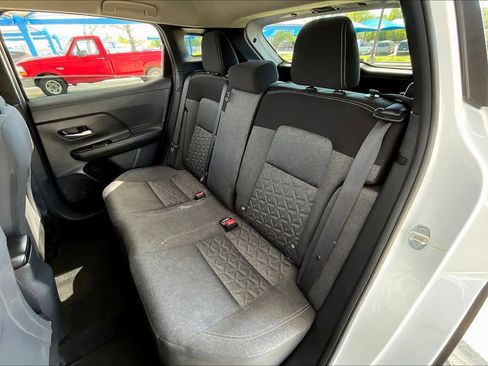 Used 2025 Nissan Kicks SV AWD/4WD image 41