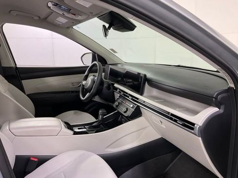 Used 2025 Hyundai Tucson SE FWD image 31