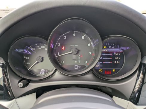 New 2026 Porsche Macan image 16