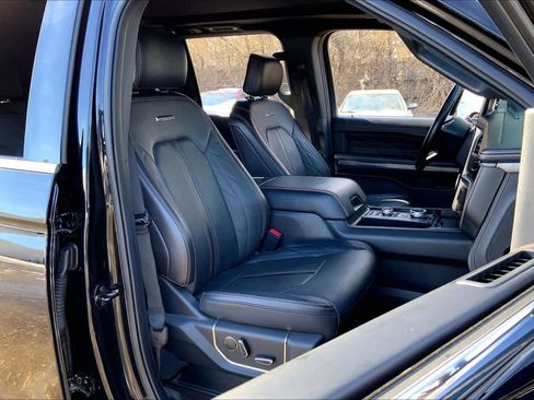 Used 2022 Ford Expedition Platinum image 9