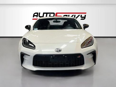 Used 2025 Toyota GR86 w/ ALL Weather Mat Package (TMS) RWD image 2