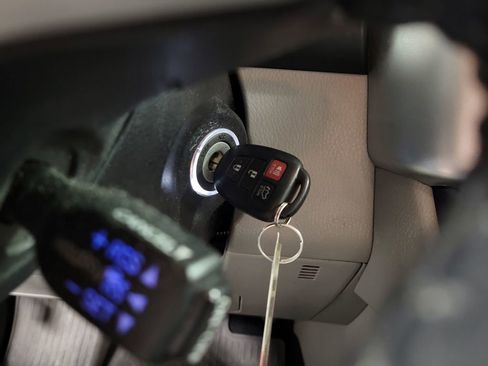 Used 2017 Toyota Highlander Plus image 16