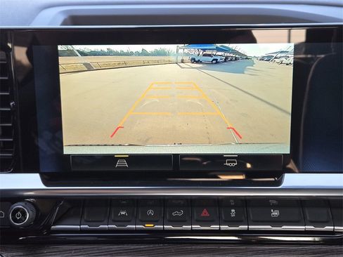 New 2026 Chevrolet Silverado 1500 LT image 9