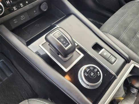 Used 2024 Mitsubishi Outlander SE image 17