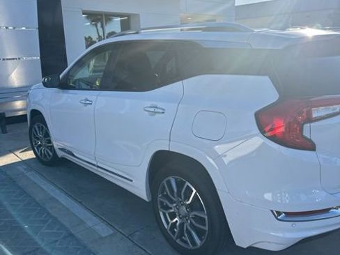 Used 2022 GMC Terrain Denali image 5