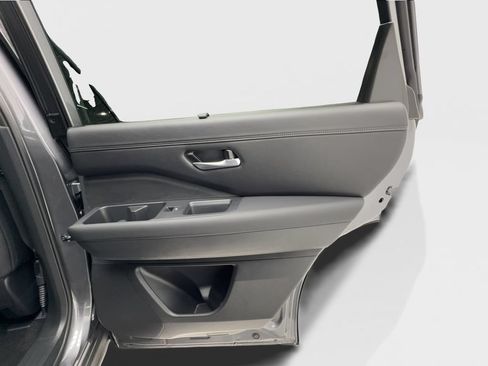 Used 2026 Nissan Pathfinder Platinum w/ Cargo Package FWD image 32