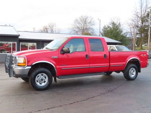 Used 1999 Ford F250 Lariat image 2