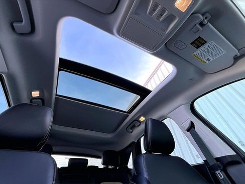 Used 2022 Ford Escape Titanium w/ Titanium Elite Package image 18