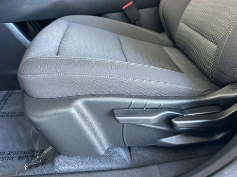 Used 2026 Chevrolet Equinox LT FWD image 13