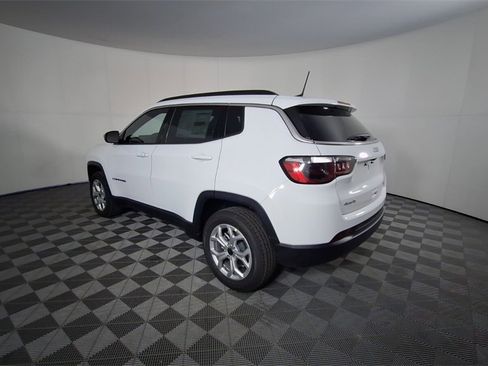 New 2026 Jeep Compass Latitude image 6