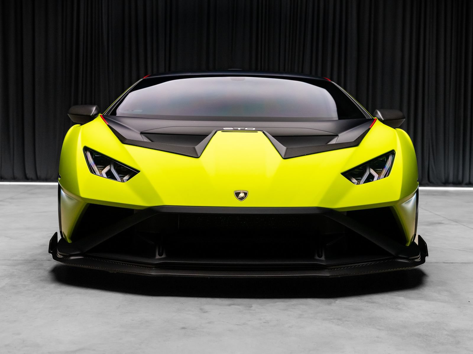 Used 2022 Lamborghini Huracan STO RWD image 3