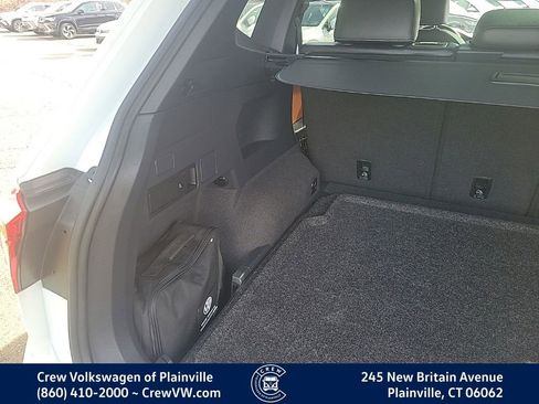 Certified 2021 Volkswagen Tiguan SEL Premium R-Line image 50