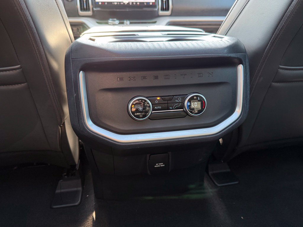 Used 2025 Ford Expedition Active AWD/4WD image 27