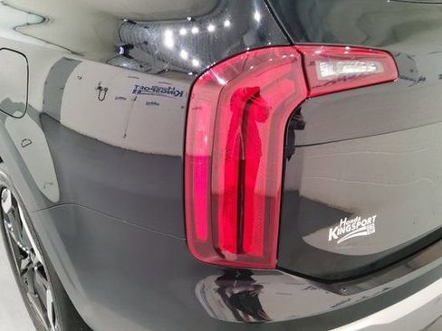 Used 2025 Kia Telluride S image 11