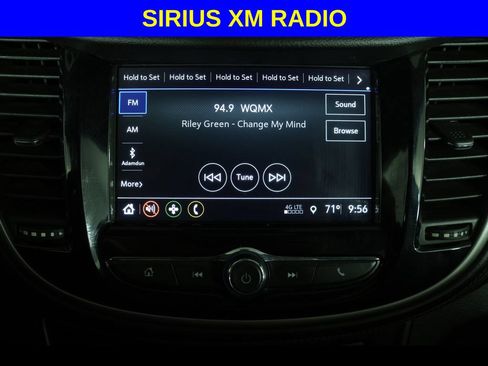 Used 2018 Chevrolet Trax LT w/ LT Convenience Package FWD image 4