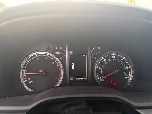 Used 2022 Toyota 4Runner TRD Off-Road AWD/4WD image 12