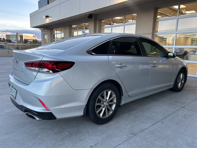 Used 2019 Hyundai Sonata SE w/ Cargo Package FWD image 3