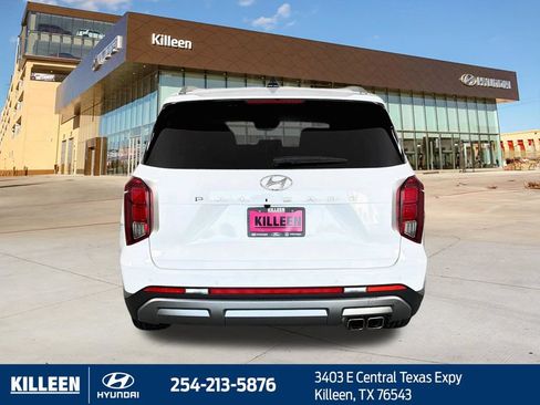 Used 2023 Hyundai Palisade SEL FWD image 7