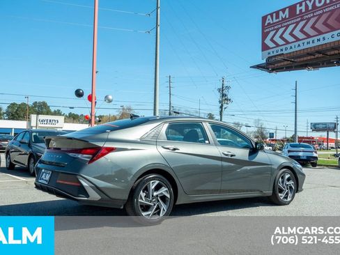 Used 2025 Hyundai Elantra Sport image 6