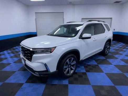 Used 2025 Honda Pilot Elite image 4