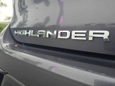 Certified 2024 Toyota Highlander XLE image 15