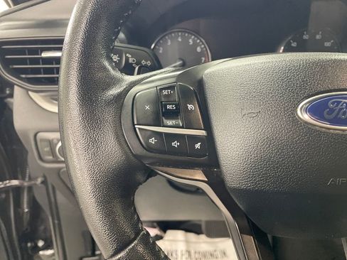 Used 2020 Ford Explorer XLT image 18